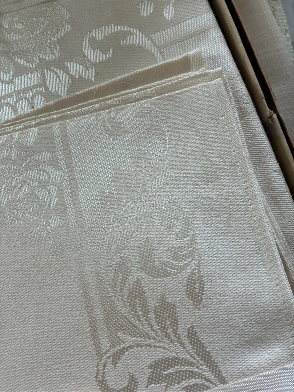 Vintage Cream Damask Table Linens Set